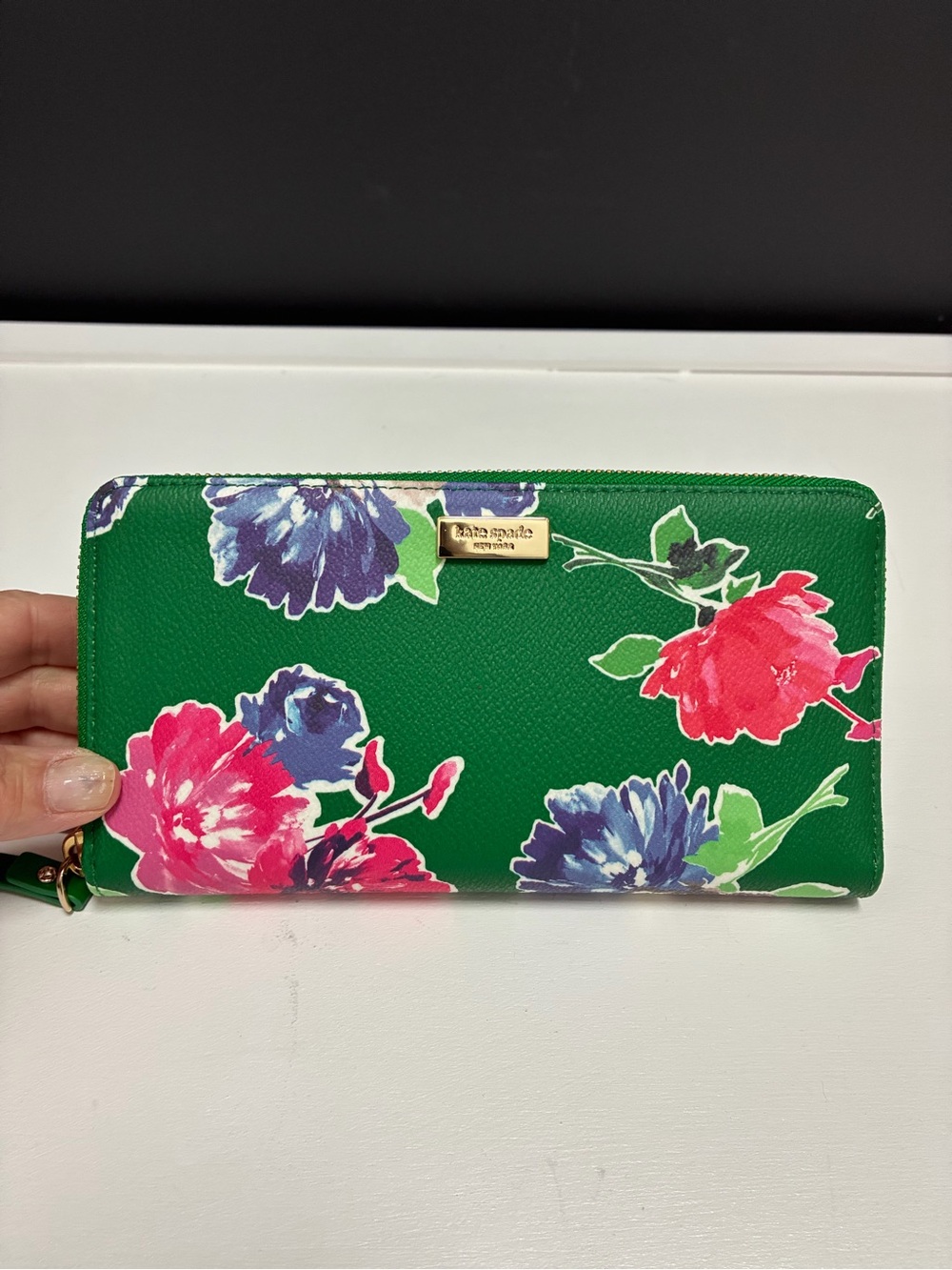 kate spade NWT Green Floral Zip-Around Wallet